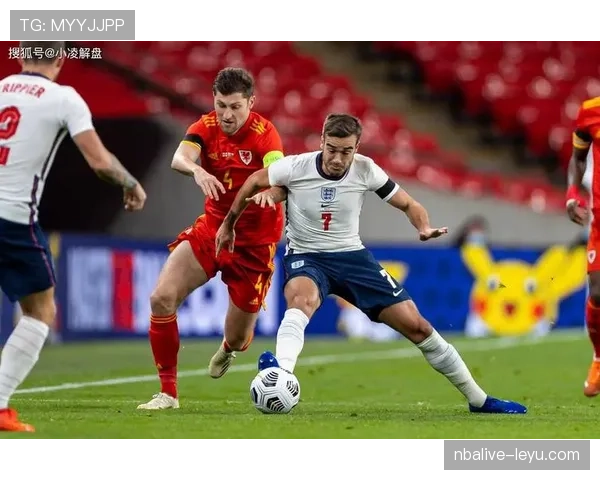 里斯·詹姆斯攻防俱佳，闪耀英超赛场