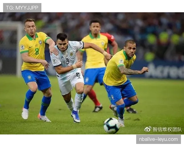 哥伦比亚队边路进攻新战术初见成效,剑指本届赛事突围 哥伦比亚队边路进攻新战术初见成效,剑指本届赛事突围