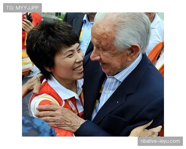 邓亚萍一天三顿全靠快递，家里还堆满奖杯那画面真不像地球人住的